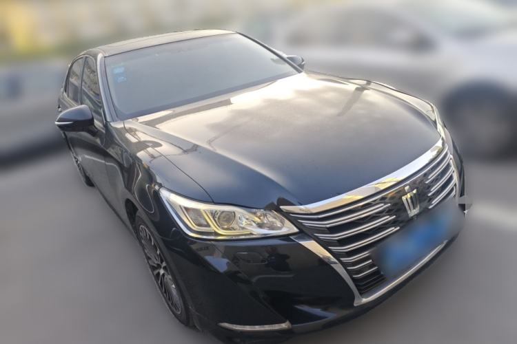 Used Toyota Crown 2015 2.0T Premium Edition Front Right 45 Deg