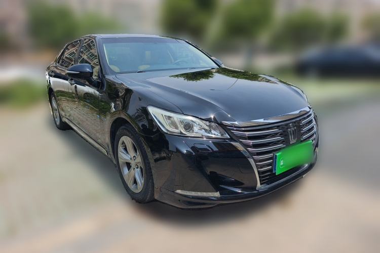 Used Toyota Crown 2015 2.0T Fashion Edition Front Right 45 Deg