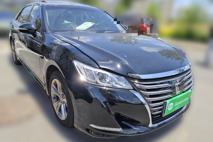 Used Toyota Crown 2015 2.0T Fashion Edition Front Right 45 Deg