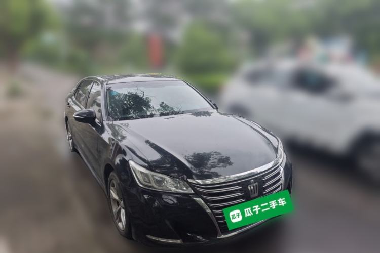 Used Toyota Crown 2015 2.5L Smart Edition Front Right 45 Deg