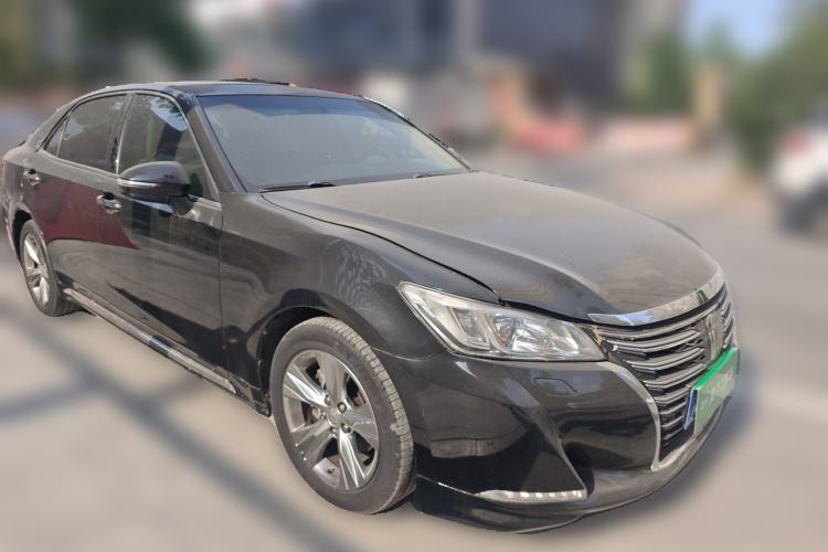 Used Toyota Crown 2015 2.0T Fashion Edition Front Right 45 Deg