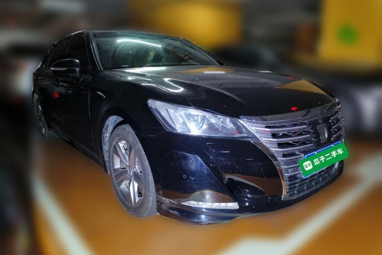 Used Toyota Crown 2015 2.0T Fashion Edition Front Right 45 Deg