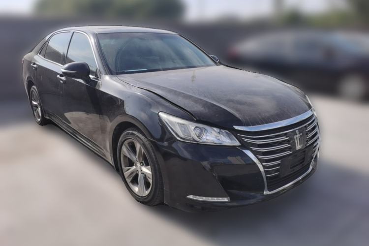 Used Toyota Crown 2015 2.0T Fashion Edition Front Right 45 Deg