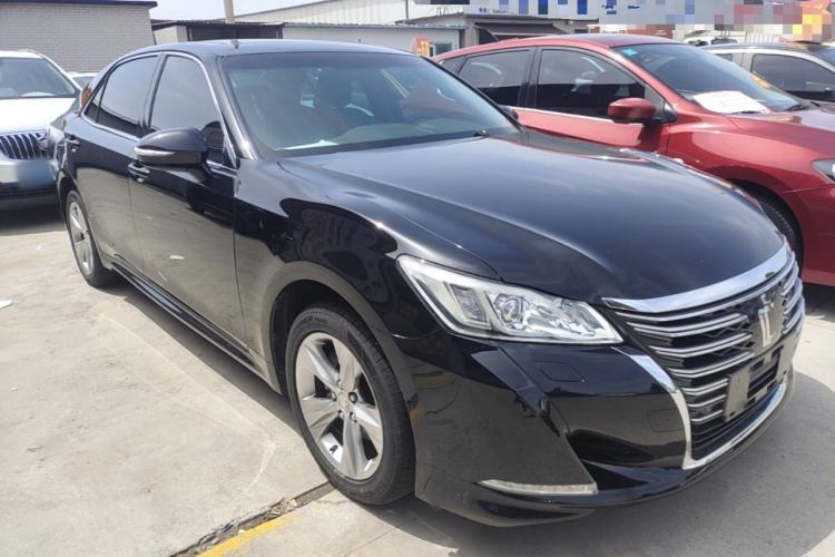 Used Toyota Crown 2015 2.5L Smart Edition Front Right 45 Deg