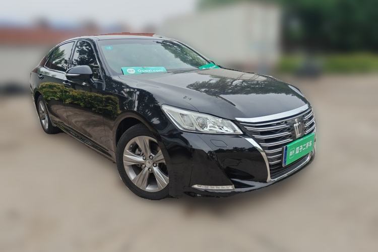 Used Toyota Crown 2015 2.5L Smart Edition Front Right 45 Deg