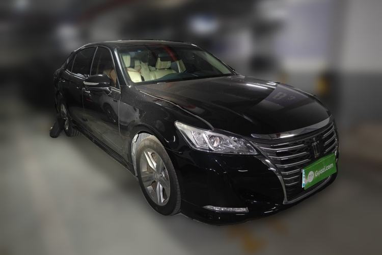 Used Toyota Crown 2015 2.0T Fashion Edition Front Right 45 Deg