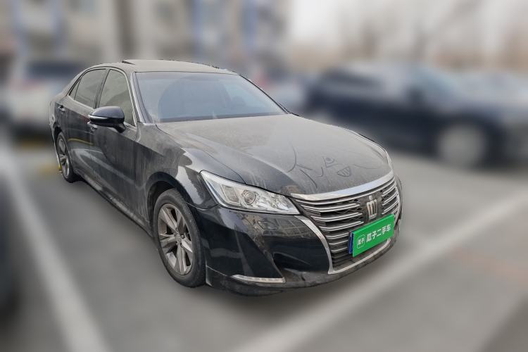 Used Toyota Crown 2015 2.0T Fashion Edition Front Right 45 Deg