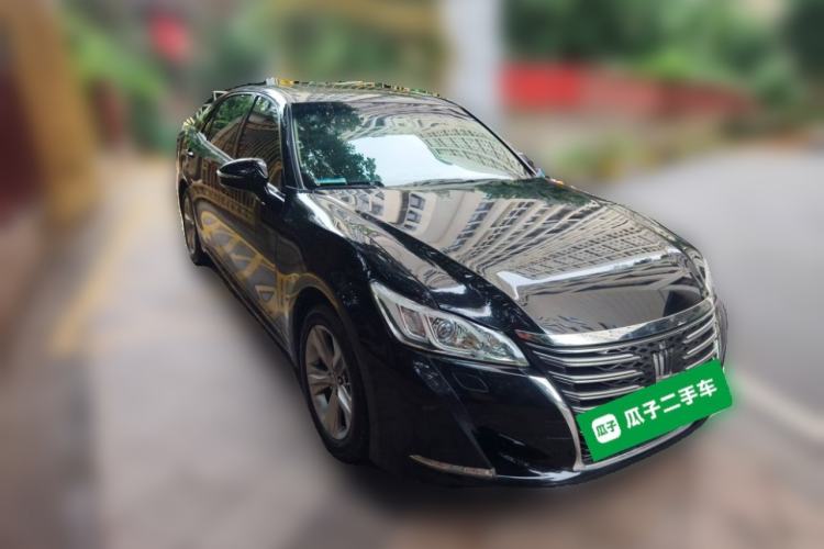 Used Toyota Crown 2015 2.5L Smart Edition Front Right 45 Deg