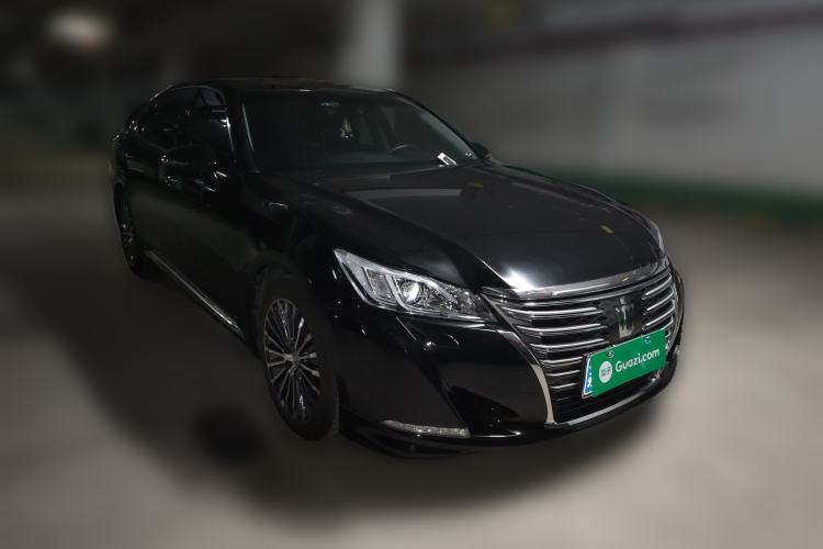 Used Toyota Crown 2015 2.0T Fashion Edition Front Right 45 Deg