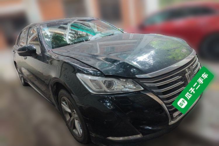 Used Toyota Crown 2015 2.5L Fashion Limited Edition Front Right 45 Deg
