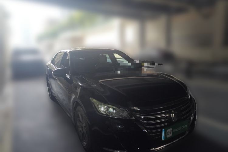 Used Toyota Crown 2015 2.0T Fashion Edition Front Right 45 Deg