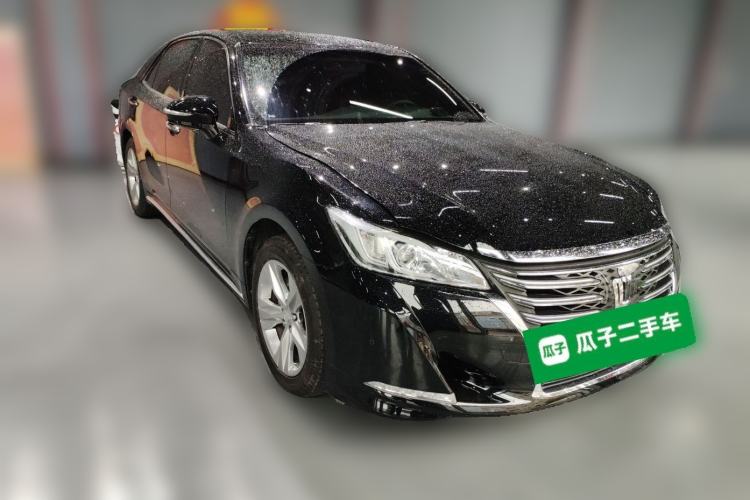Used Toyota Crown 2015 2.5L Smart Edition Front Right 45 Deg
