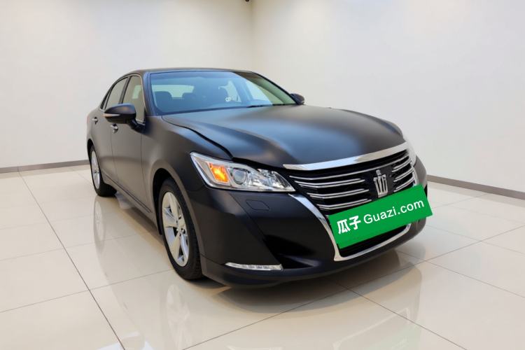 Used Toyota Crown 2015 2.0T Fashion Edition Front Right 45 Deg