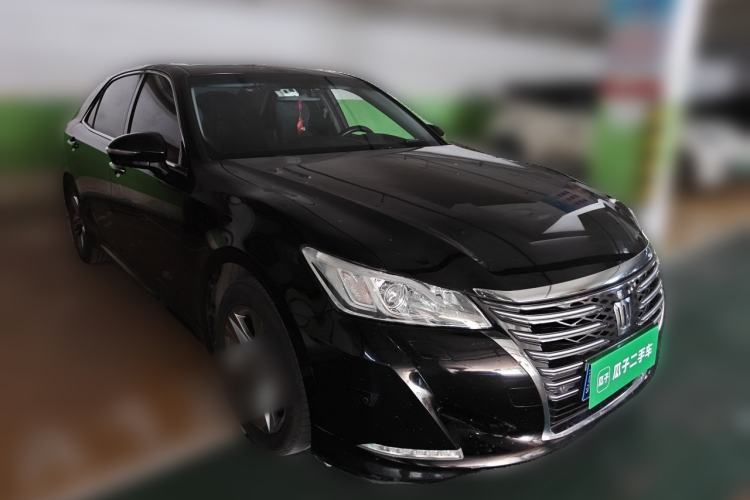 Used Toyota Crown 2015 2.0T Fashion Edition Front Right 45 Deg