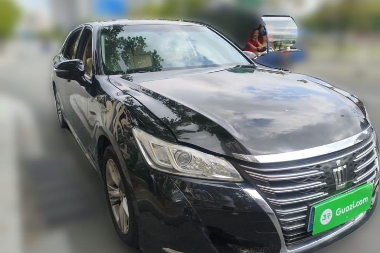 Used Toyota Crown 2015 2.5L Smart Edition Front Right 45 Deg