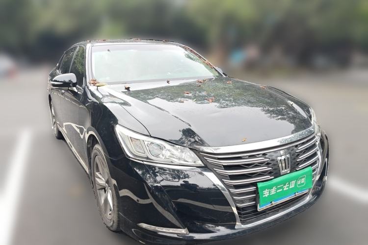 Used Toyota Crown 2015 2.0T Fashion Edition Front Right 45 Deg