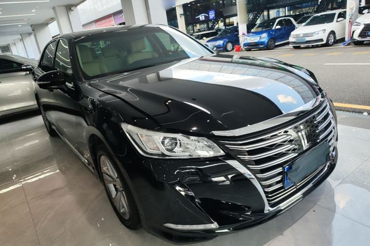 Used Toyota Crown 2015 2.5L Smart Edition Front Right 45 Deg