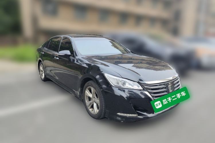 Used Toyota Crown 2015 2.0T Fashion Edition Front Right 45 Deg
