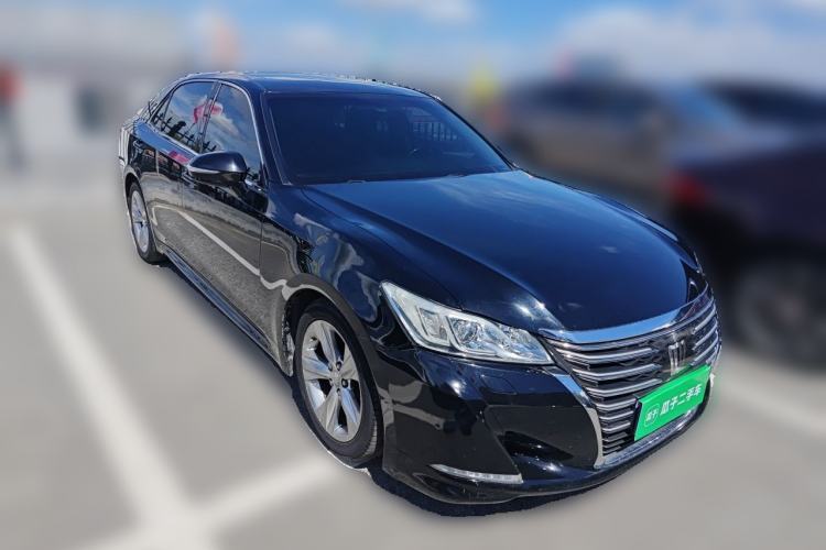 Used Toyota Crown 2015 2.0T Fashion Edition Front Right 45 Deg