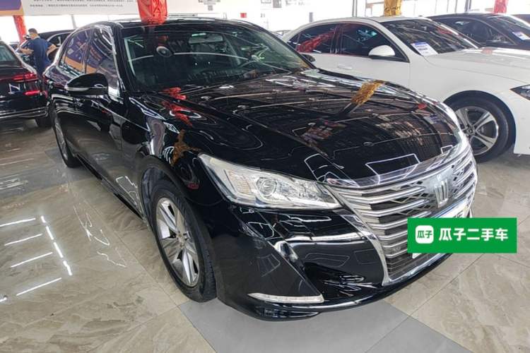 Used Toyota Crown 2015 2.5L Smart Edition Front Right 45 Deg