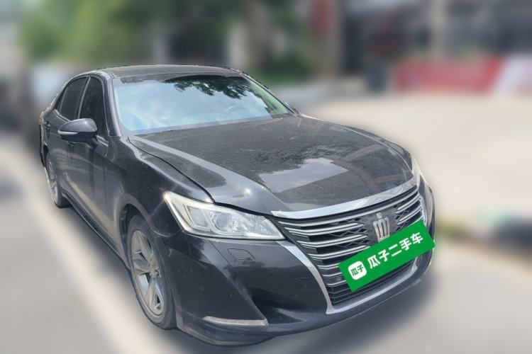 Used Toyota Crown 2015 2.5L Smart Edition Front Right 45 Deg