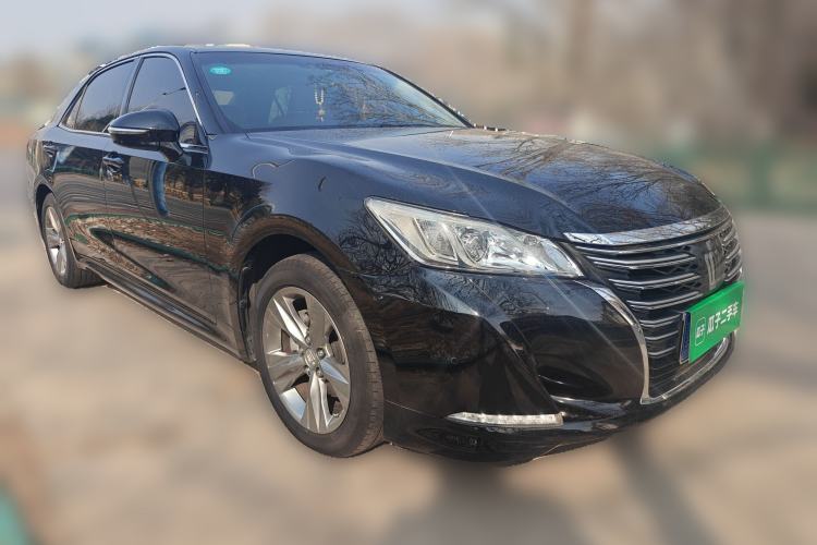 Used Toyota Crown 2015 2.5L Smart Edition Front Right 45 Deg