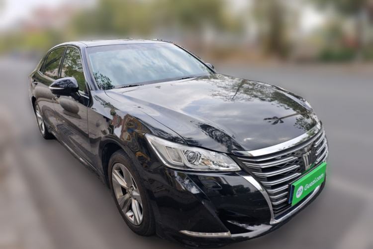 Used Toyota Crown 2015 2.5L Smart Edition Front Right 45 Deg