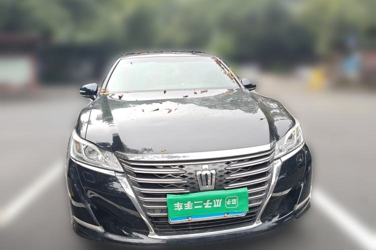 Used Toyota Crown 2015 2.0T Fashion Edition Front