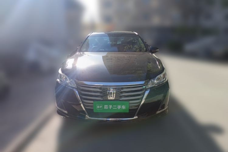 Used Toyota Crown 2015 2.0T Fashion Edition Front