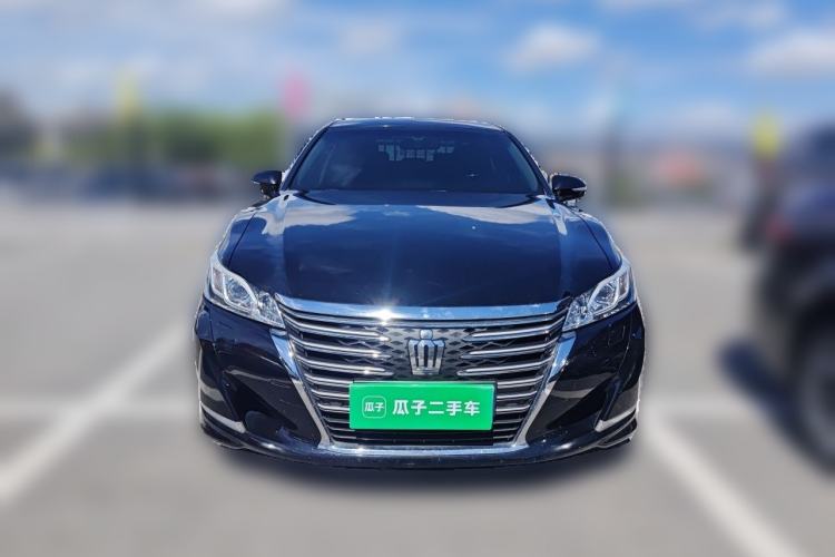 Used Toyota Crown 2015 2.0T Fashion Edition Front