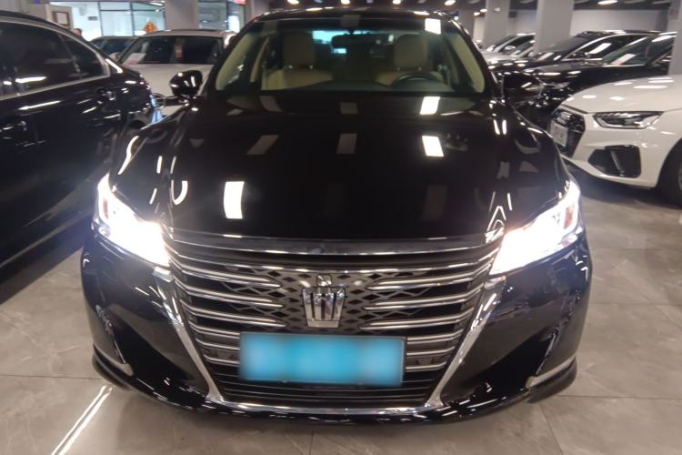 Used Toyota Crown 2015 2.0T Fashion Edition Front