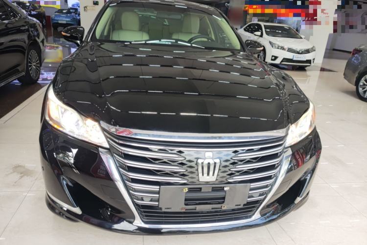 Used Toyota Crown 2015 2.0T Pioneer Edition Front