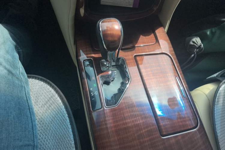 Used Toyota Crown 2015 2.5L Smart Edition Gear Lever