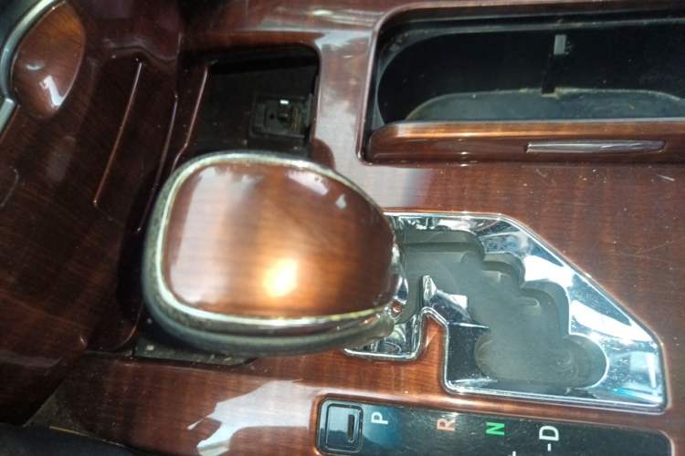Used Toyota Crown 2015 2.0T Elite Edition Gear Lever