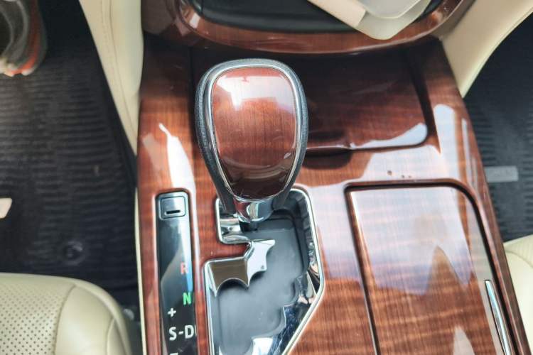 Used Toyota Crown 2015 2.5L Smart Edition Gear Lever