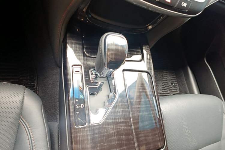 Used Toyota Crown 2015 2.5L Smart Edition Gear Lever
