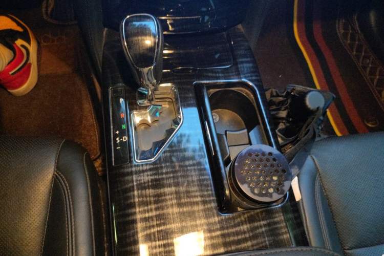 Used Toyota Crown 2015 2.0T Premium Edition Gear Lever