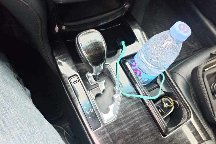 Used Toyota Crown 2015 2.0T Fashion Edition Gear Lever