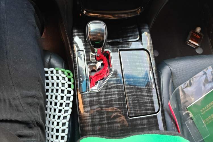 Used Toyota Crown 2015 2.5L Smart Edition Gear Lever
