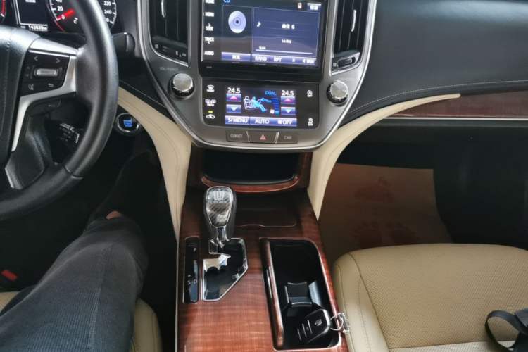 Used Toyota Crown 2015 2.0T Fashion Edition Gear Lever