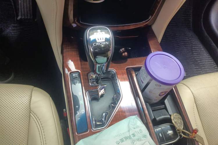 Used Toyota Crown 2015 2.0T Fashion Edition Gear Lever