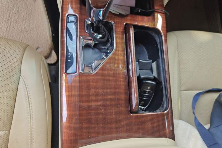Used Toyota Crown 2015 2.5L Smart Edition Gear Lever