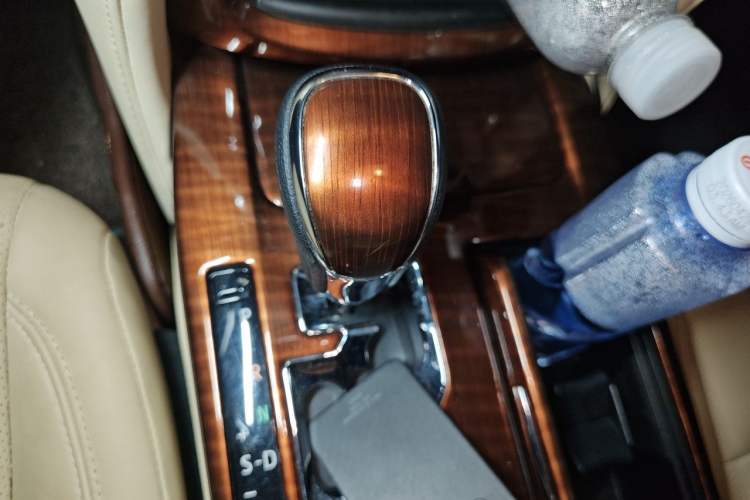 Used Toyota Crown 2015 2.0T Fashion Edition Gear Lever