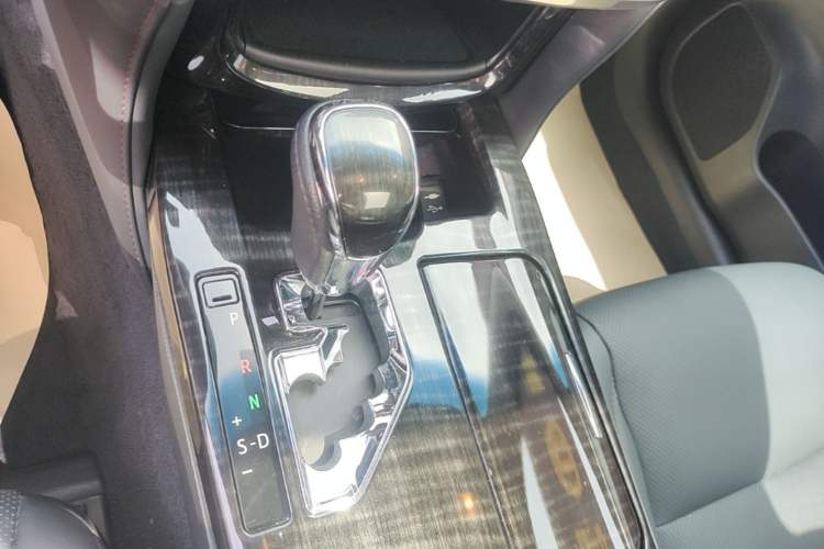Used Toyota Crown 2015 2.5L Smart Edition Gear Lever