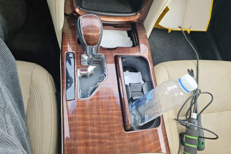Used Toyota Crown 2015 2.0T Fashion Edition Gear Lever