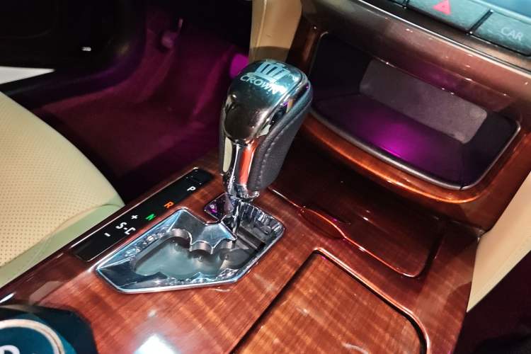 Used Toyota Crown 2015 2.0T Fashion Edition Gear Lever