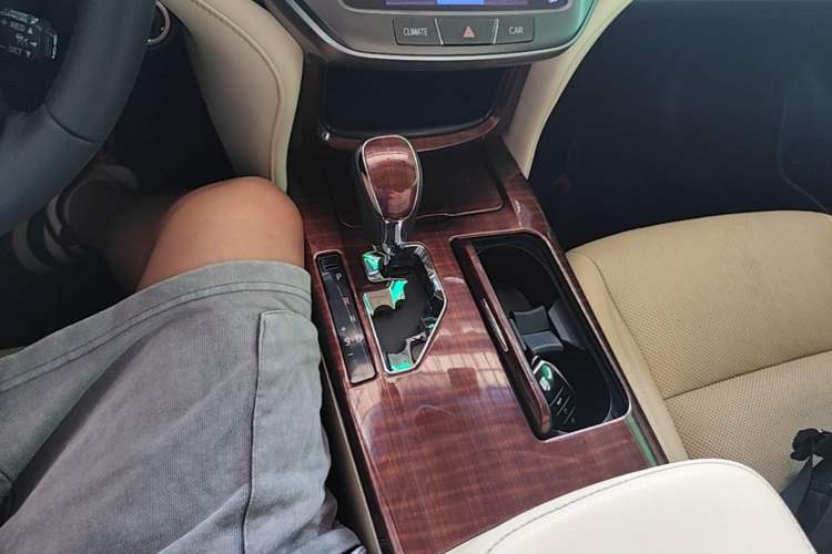 Used Toyota Crown 2015 2.0T Fashion Edition Gear Lever