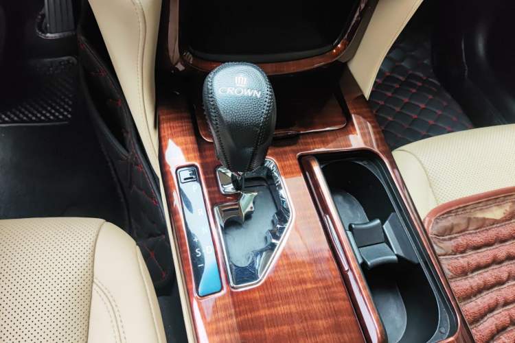 Used Toyota Crown 2015 2.0T Fashion Edition Gear Lever