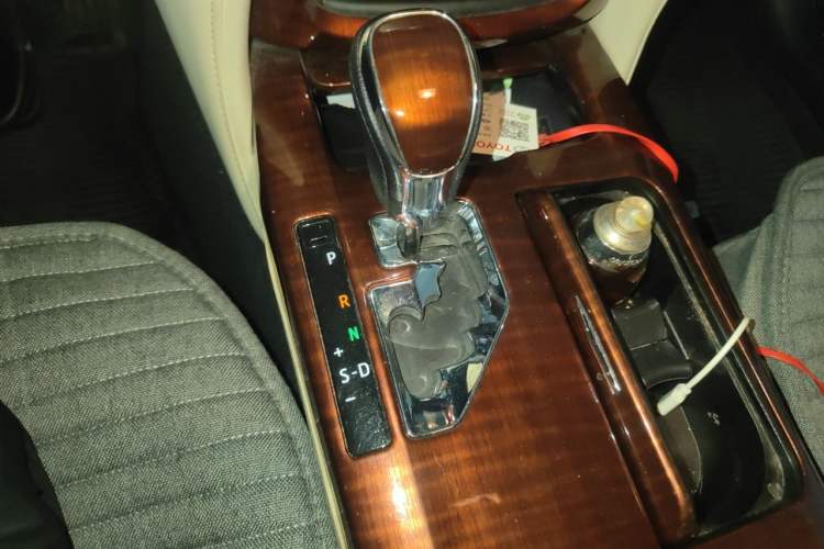 Used Toyota Crown 2015 2.0T Fashion Edition Gear Lever