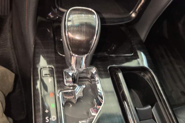 Used Toyota Crown 2015 2.0T Fashion Edition Gear Lever